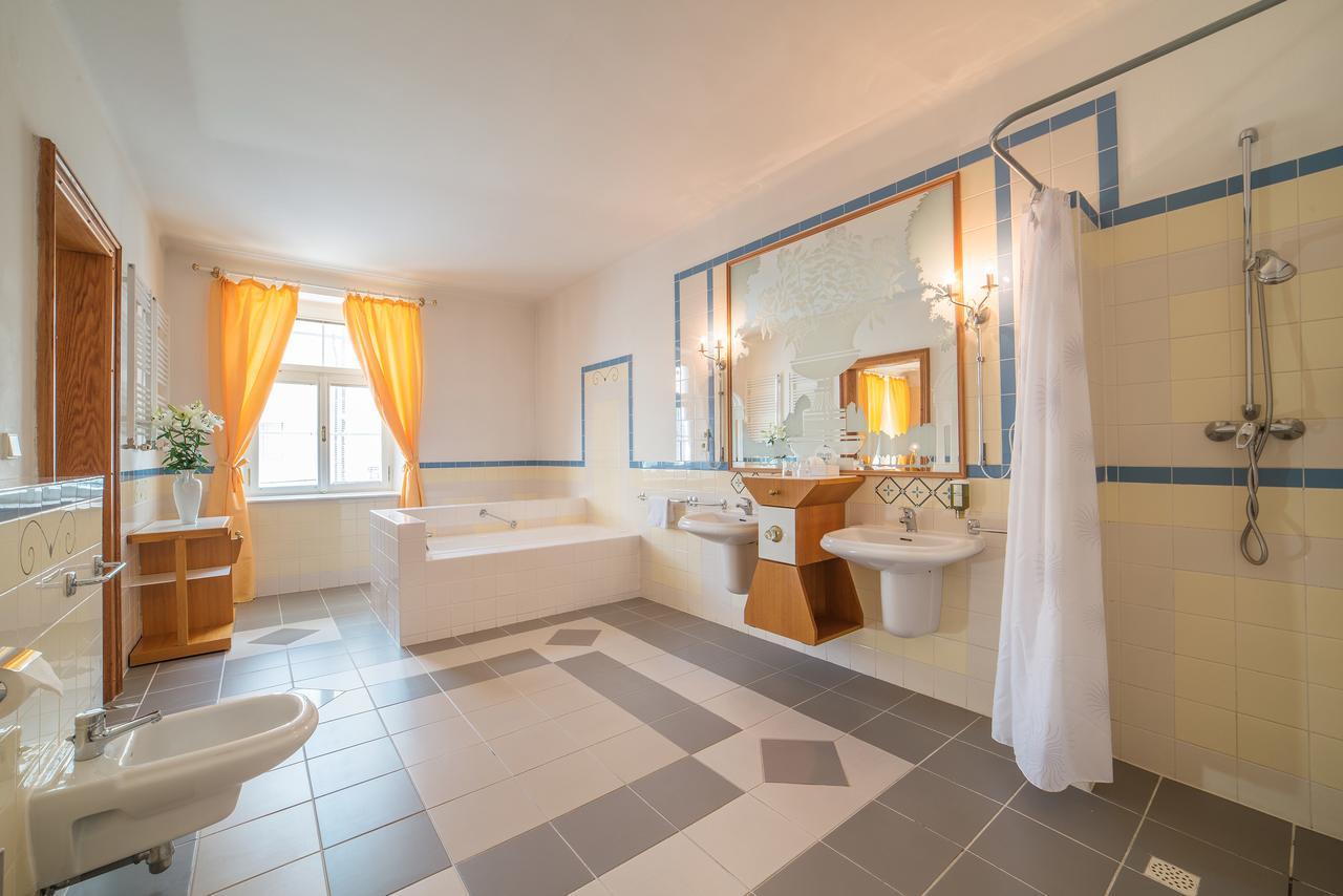 Hotel Three Lilies Inkl Aquaforum Františkovy Lázně 외부 사진