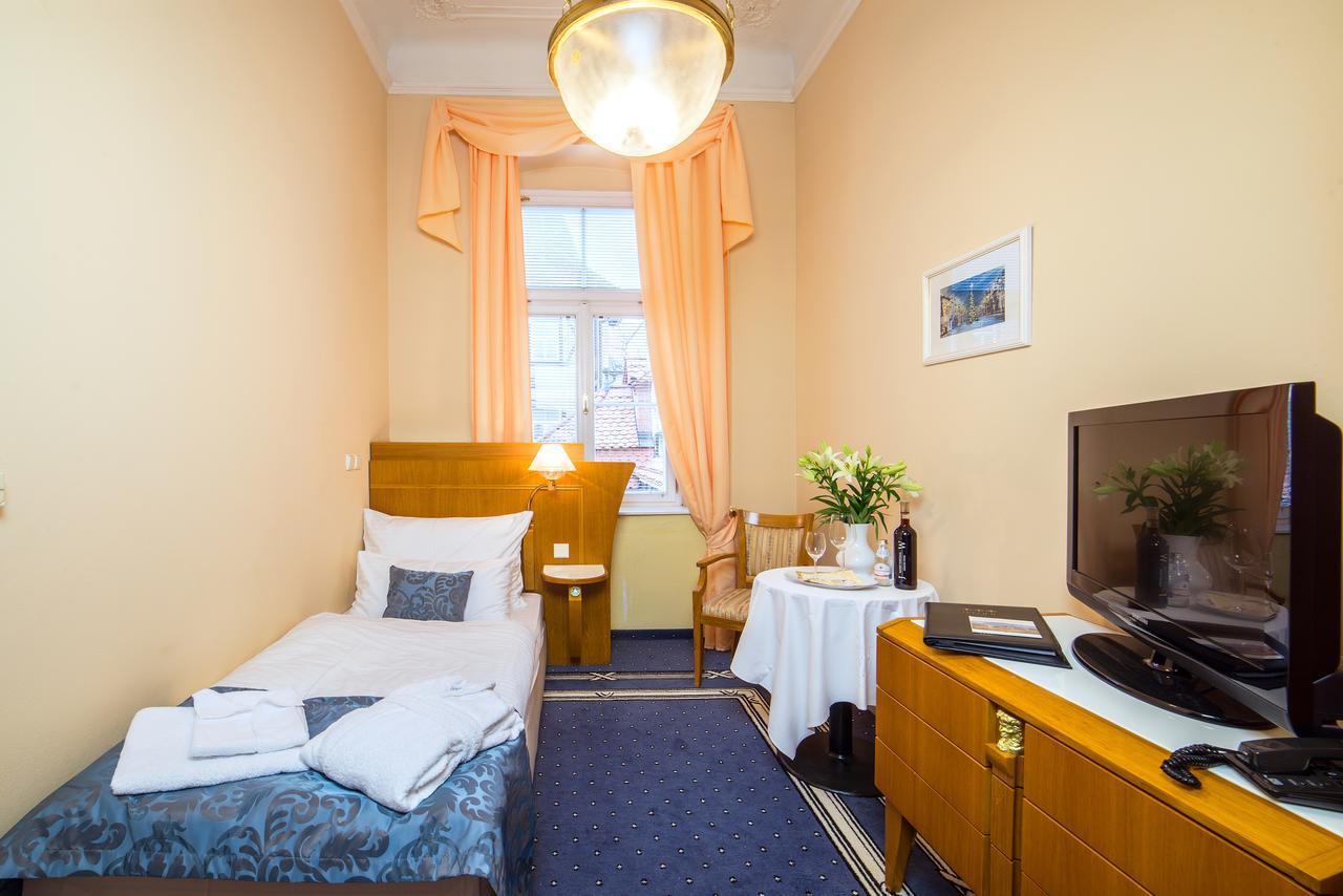 Hotel Three Lilies Inkl Aquaforum Františkovy Lázně 외부 사진