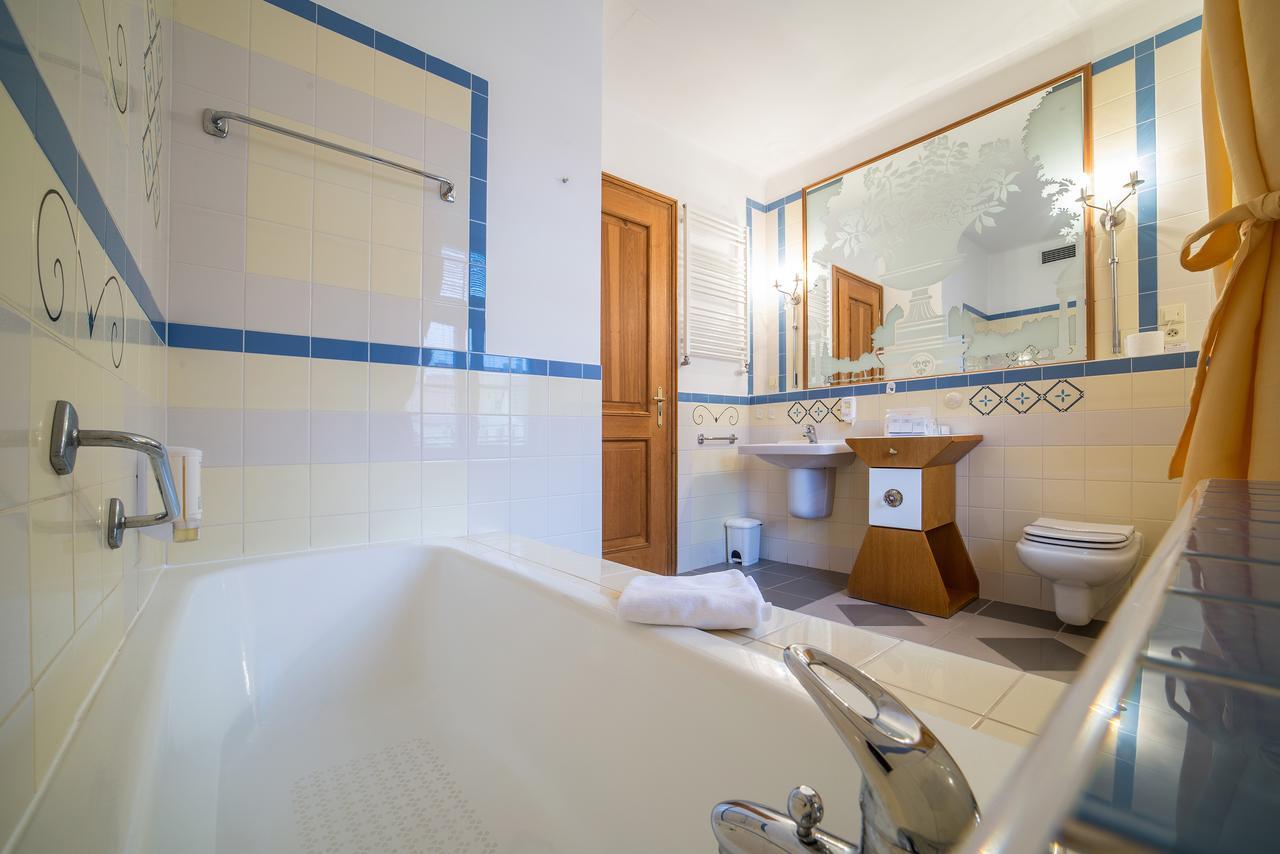 Hotel Three Lilies Inkl Aquaforum Františkovy Lázně 외부 사진