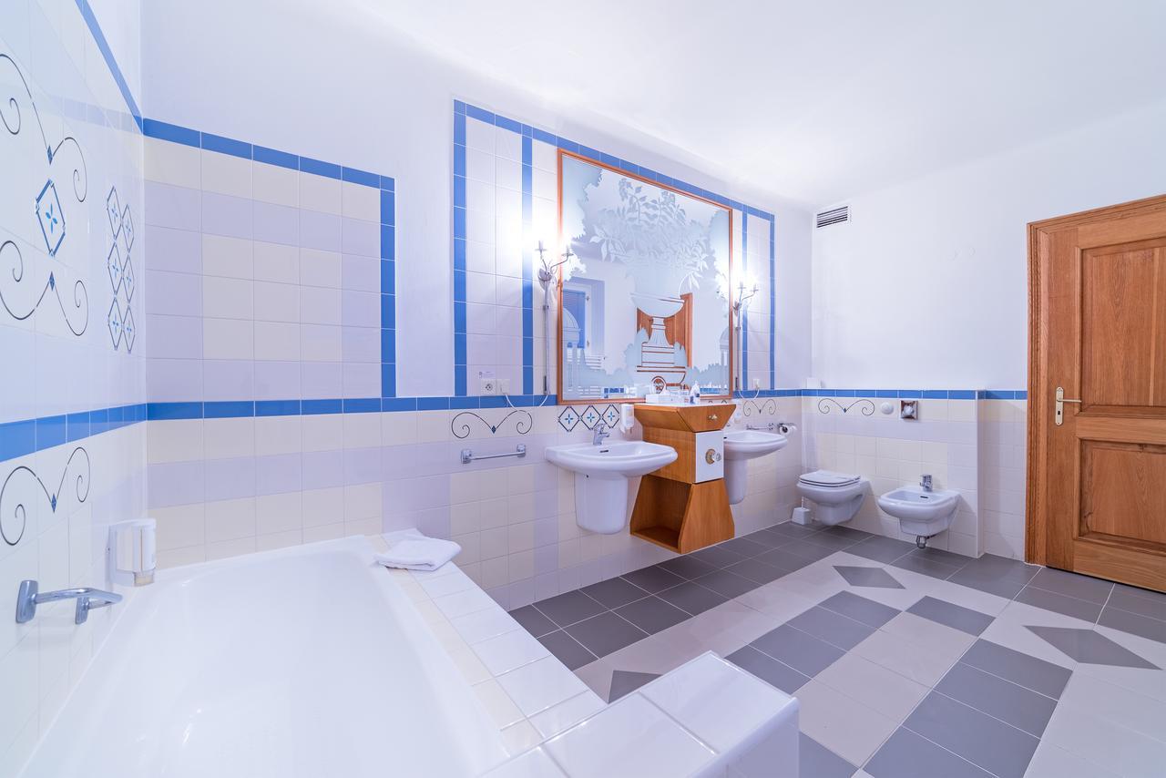 Hotel Three Lilies Inkl Aquaforum Františkovy Lázně 외부 사진